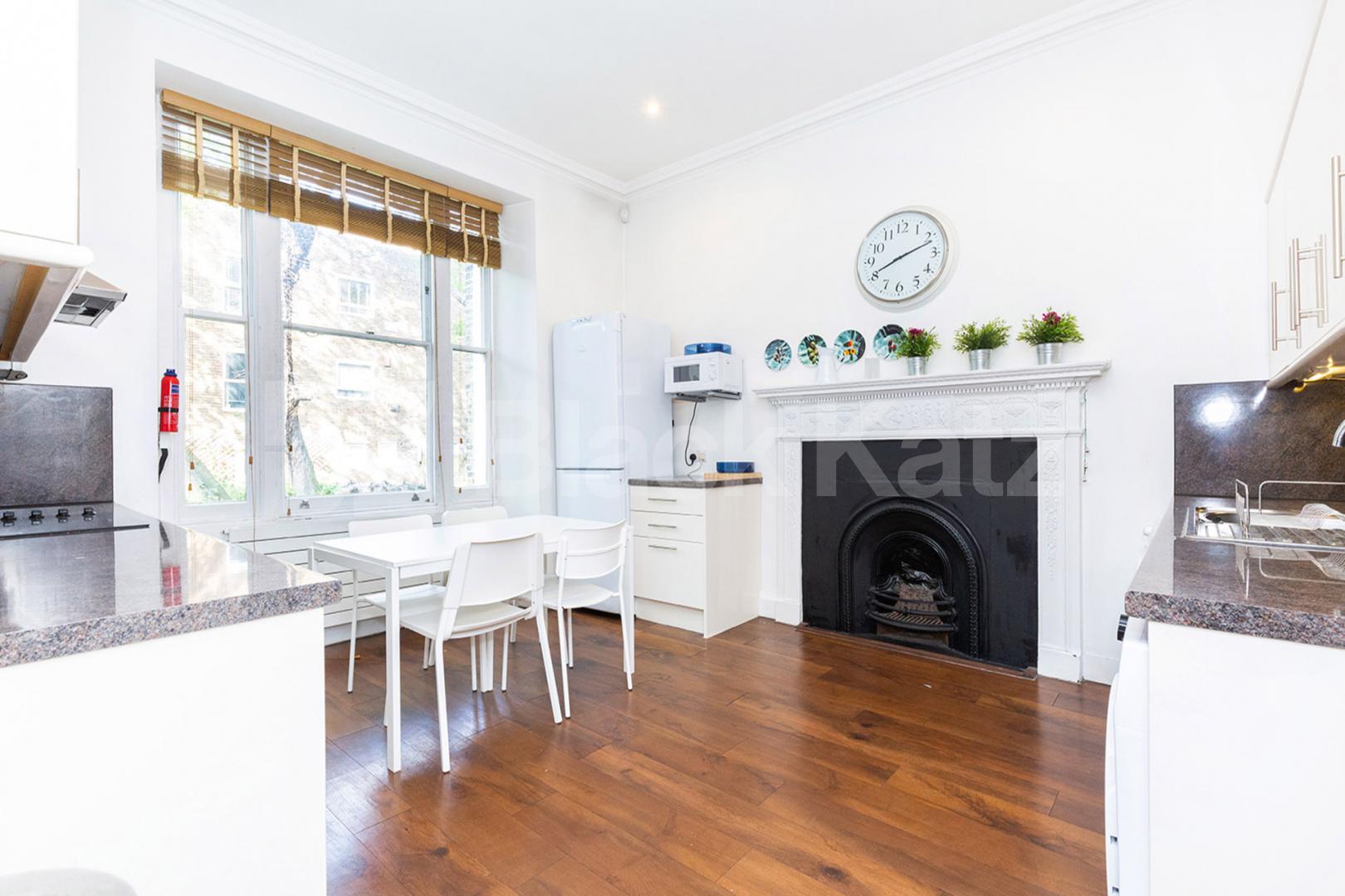 Stunning 3 double bedroom apartment to rent located in the heart of Bloomsbury Gower Street , Bloomsbury